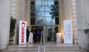 Η OpenSky και η Canon Ελλάδας γιόρτασαν την επίσημη έναρξη της συνεργασίας τους